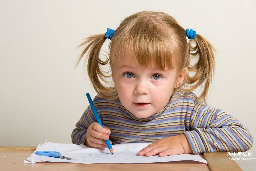 小孩写字不细心，不敢大胆回答家长什样写意见