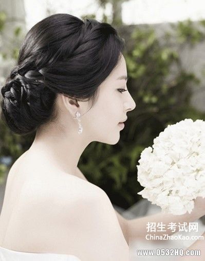 韩式新娘盘发发型